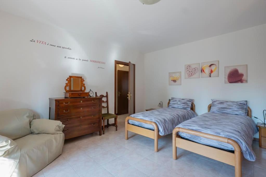 Le Rose Apartment Venegono Superiore Exterior foto