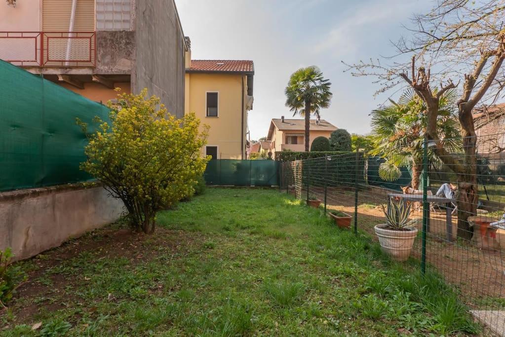 Le Rose Apartment Venegono Superiore Exterior foto